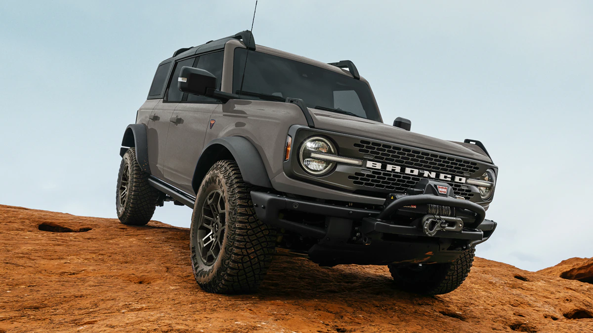 The Ford Bronco® SUV descends a rock formation